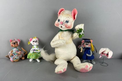 Group of Annalee Mobilitee Mice