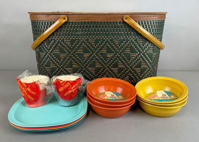 Vintage Hawkeye MCM Woven Picnic Basket