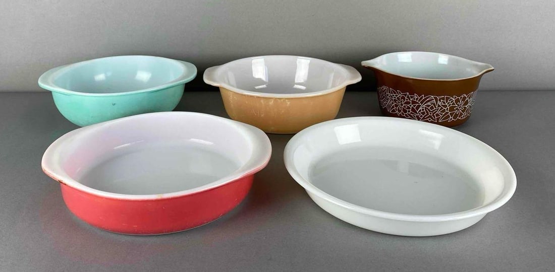 Group of Pyrex Glass Bowls and Plate: All marked on base, largest measures 10 x 9 x 2 inches