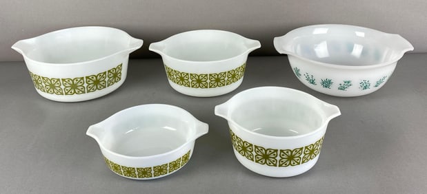 Group of Pyrex Spring Blossom Glass Nesting Mixing Bowls and More