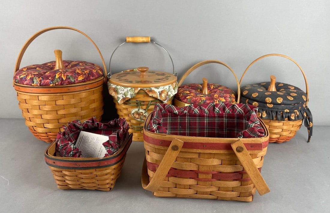 Group of Longaberger Holiday Baskets (1 of 3)