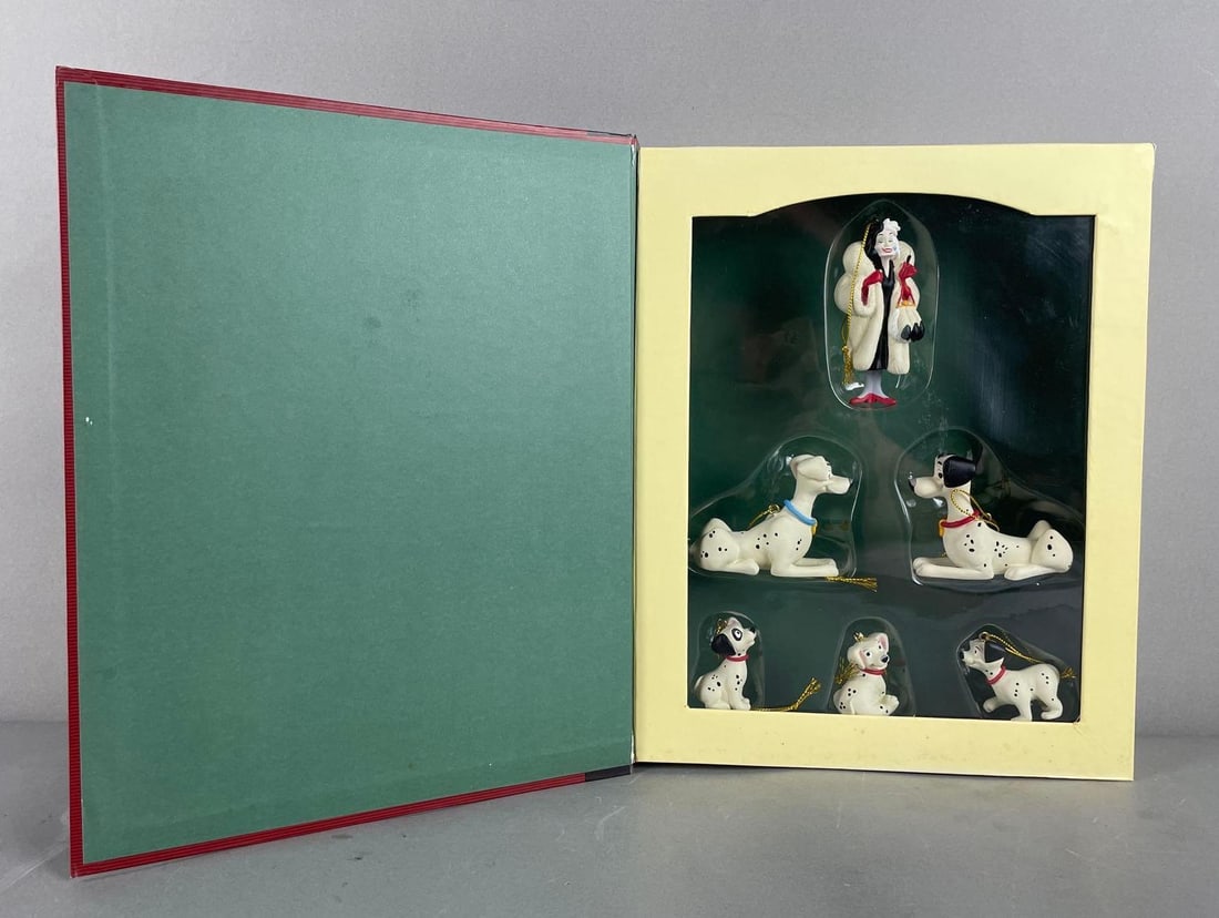 Disneys Christmas Collection 101 Dalmatians Ornament Set: Original book packaging measures 11 3/4 x 9 1/4 x 3 inches