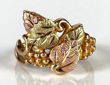 10K Black Hill Gold Grape Leaf Motif Ring