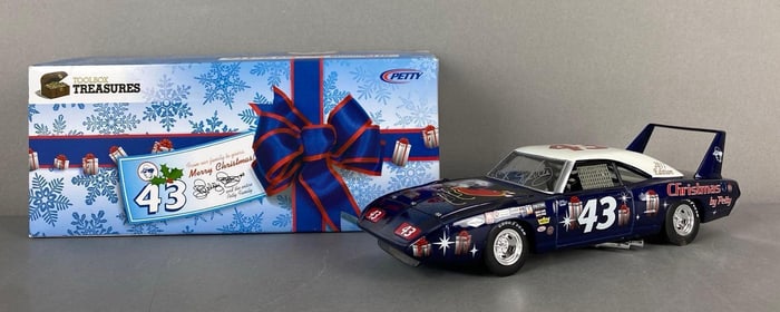Toolbox Treasures Richard Petty Signed 1970 Plymouth Superbird Stock Car