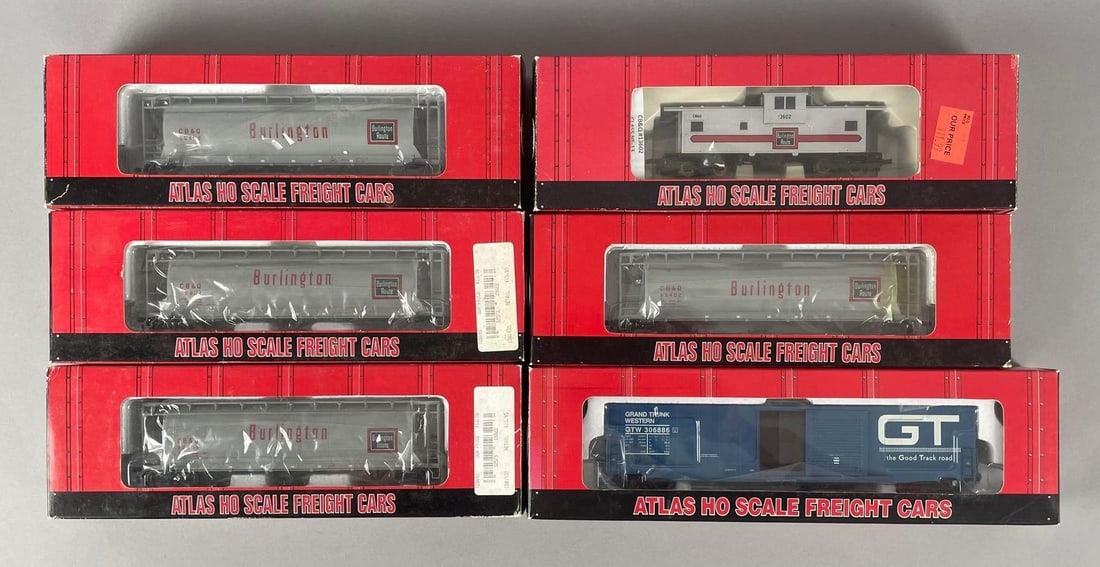 Group of Atlas HO Scale Freight Train Cars (1 of 2)