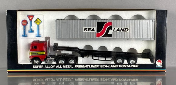 Shinsei Freightliner No. 4632 Sea-Land Container Die-Cast Truck