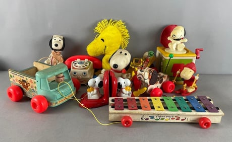 Group of Vintage Snoopy and Tow Behind Toys
