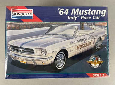 Monogram 1964 Ford Mustang Indy Pace Car Model Kit