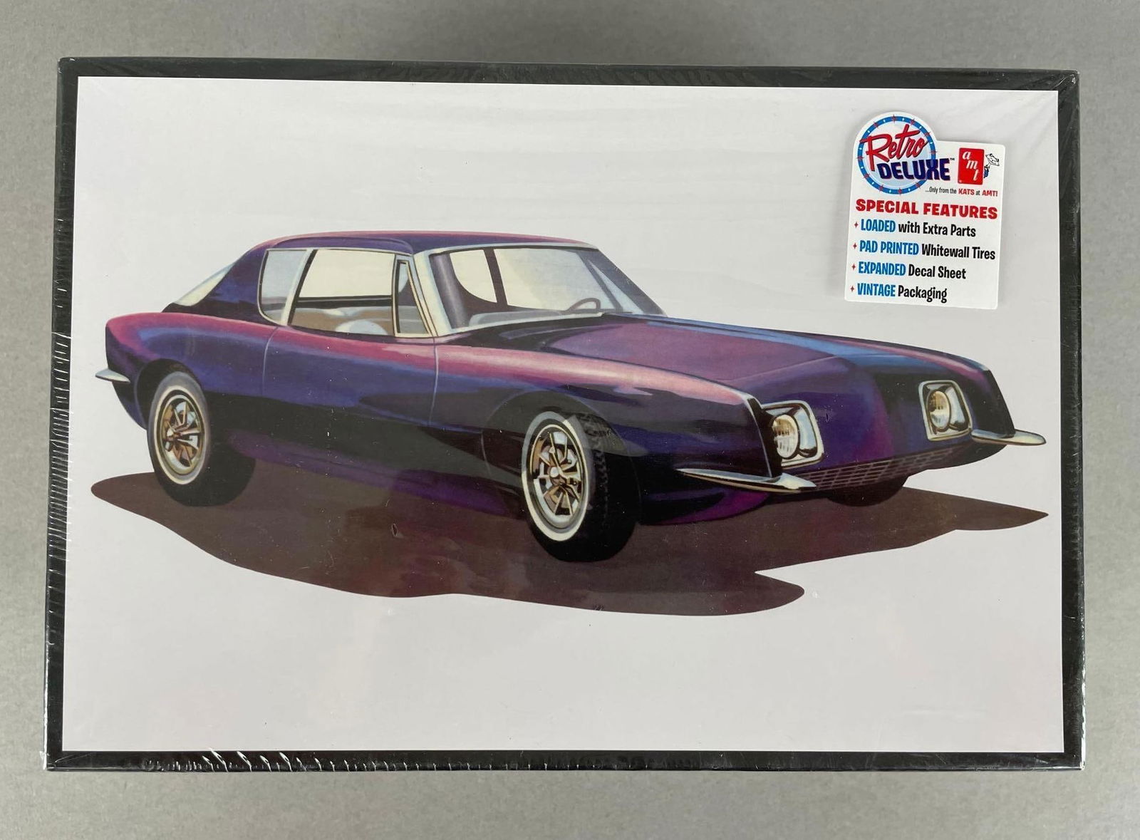 AMT 1963 Studebaker Avanti Model Kit (1 of 4)