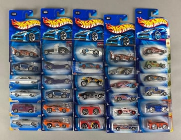 Group of 30 Mattel Hot Wheels Die-Cast Cars