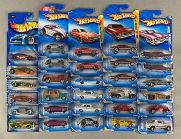 Group of 30 Mattel Hot Wheels Die-Cast Cars