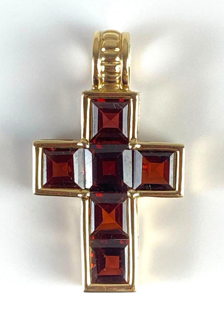 Jean and Alex 14K Gold Garnet Cross: Total weight 3.3g, Measures 1 1/4 x 3/4 inches.