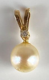 14K Gold Pearl and Diamond Necklace Pendant