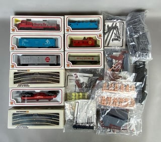 Group of Bachmann HO Scale Train Cars and Accessories
