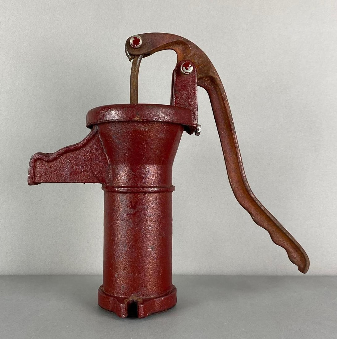 Cast Iron Water Pump (1 of 3)