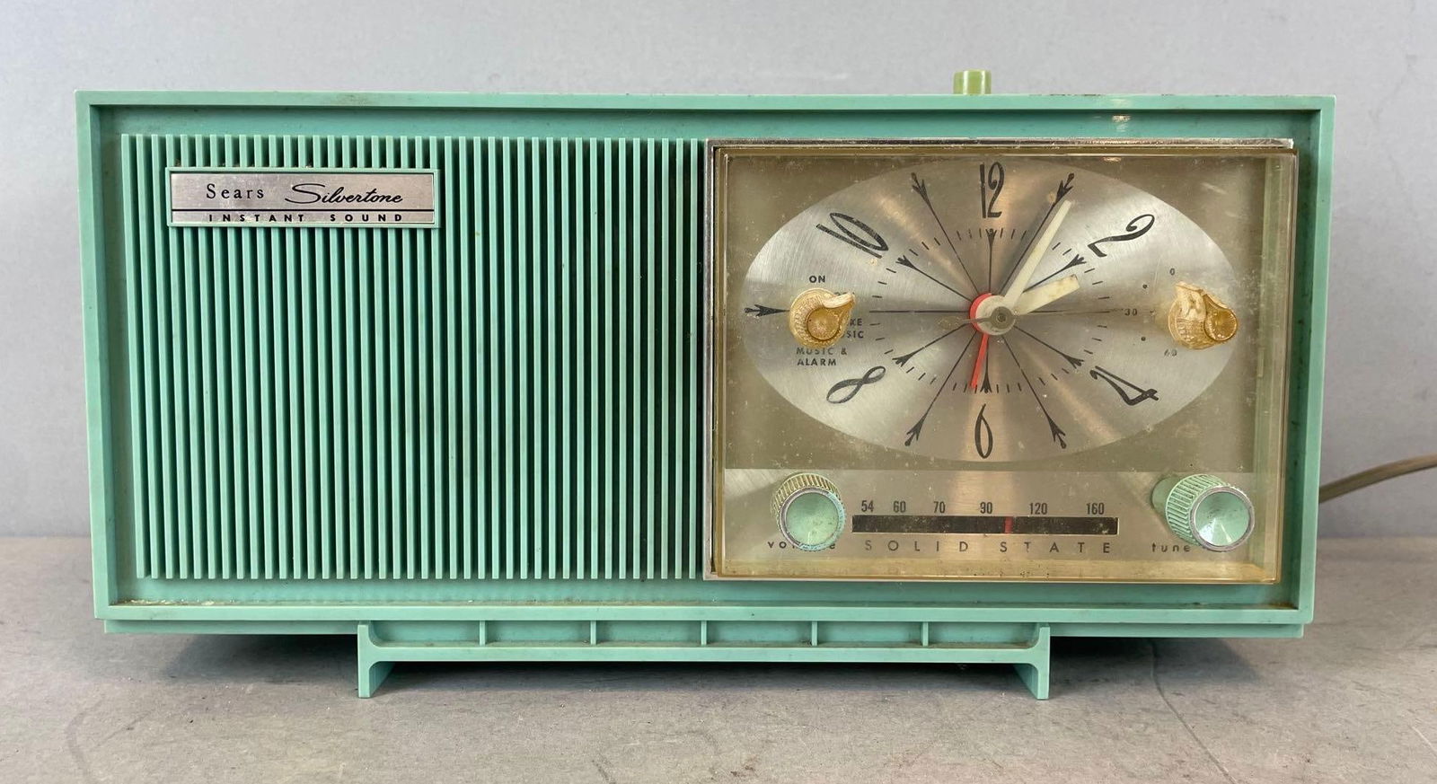 Sears Silvertone Instant Sound Clock Transistor Radio (1 of 4)