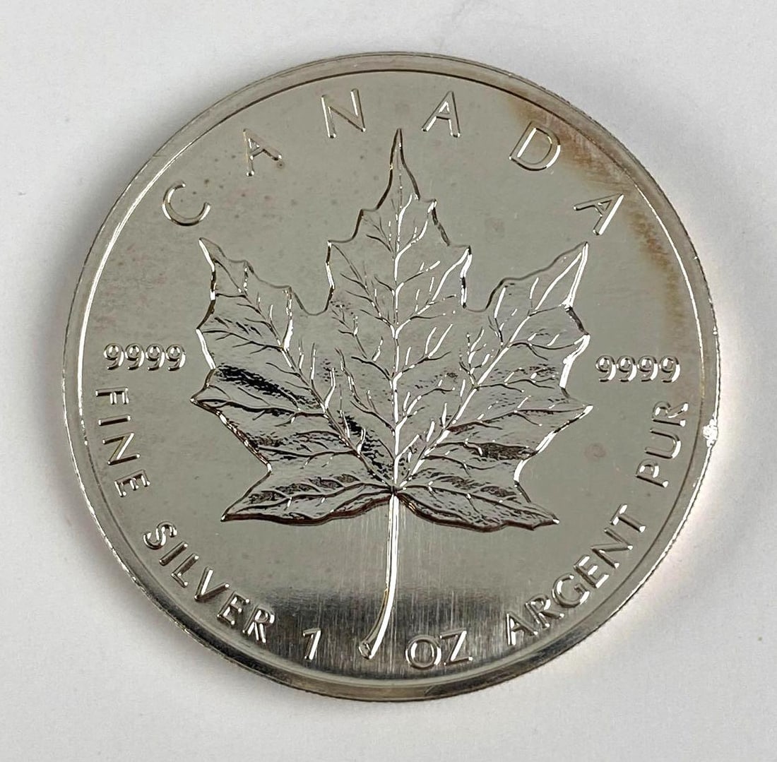 1993 Canada $5 Maple Leaf 1 oz .999 Fine Silver Coin (1 of 2)