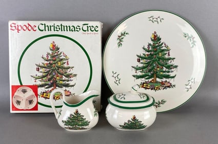 Group of Spode Christmas Tree Patterned Porcelain Serving Items