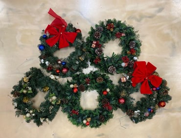 Group of 5 Vintage Plastic Christmas Wreaths