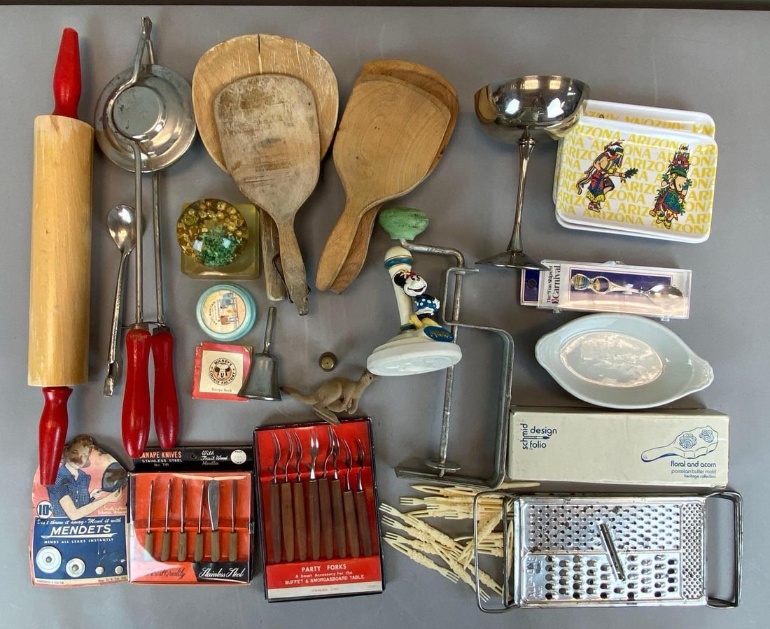 Group of Vintage Assorted Items (1 of 3)
