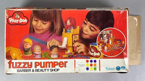 Kenner Play-Doh Fuzzy Pumper Barber and Beauty Shop Set