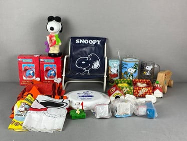 Group of Assorted Peanuts Snoopy Items