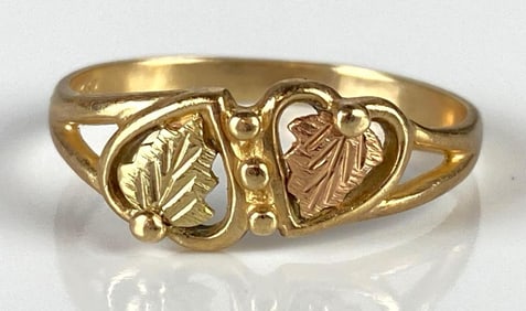 10K Black Hills Gold Leaf Motif Ring