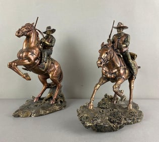 Group of 2  The Bradford Exchange John Wayne Statu