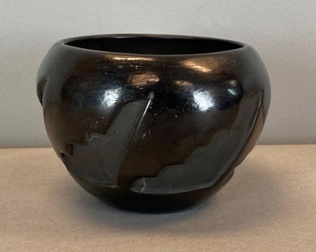 Rose Gonzales Native American Santa Cara Pueblo Black Intaglio Pottery Bowl
