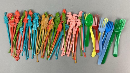 Group of 46 Vintage TWA Around The World Swizzle Sticks And More