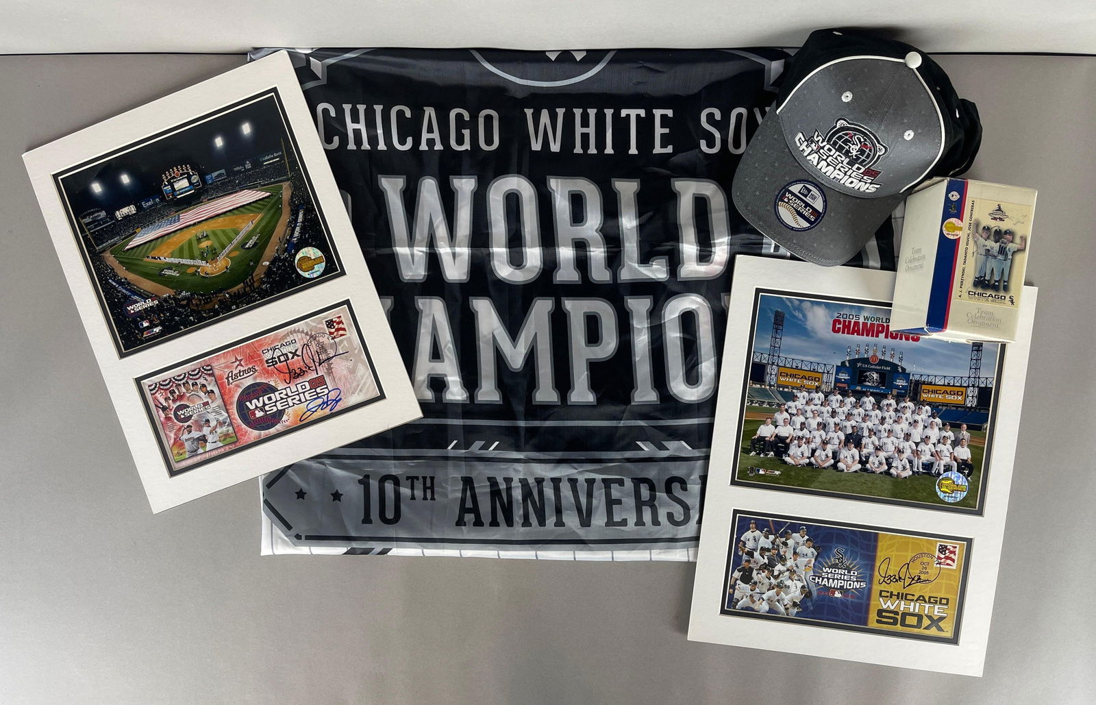 Group of 2005 Chicago White Sox World Series Champions Hat, Signed Photos, Banner, and More (1 of 5)