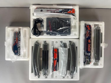 4 - Chicago Bears Hawthorne Village Express Collection Train, Tracks, and Controller with COAs