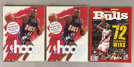 2 - 1996 Chicago Bulls 70 Wins Game Program + Beckett Tribute