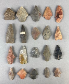 Group of 20 Arrowheads from Heike Collection