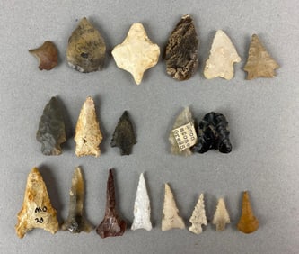 Group of Assorted Native American Artifacts Arrowheads Heike Collection