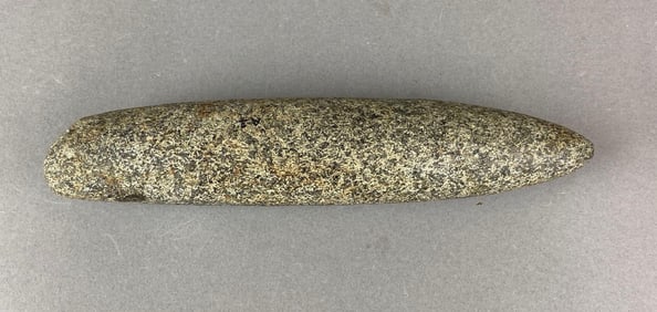 Elongated hardstone pick