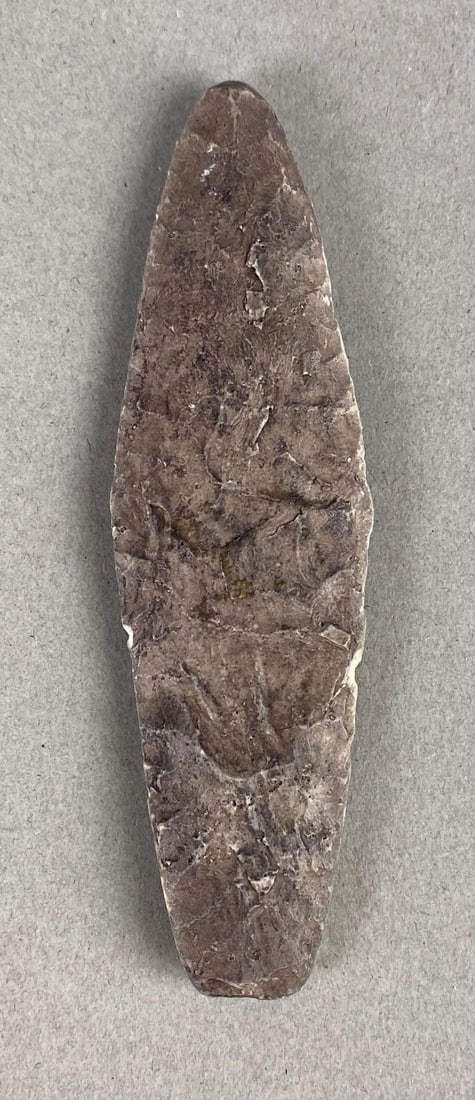 Creek-stained Agate Basin spear point from Wisconsin (1 of 2)