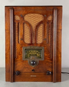 Antique RCA Victor Model 5T Tombstone Tube Radio