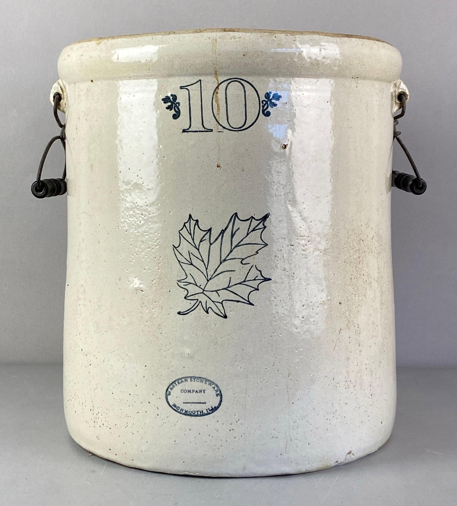Antique Western Stoneware Monmouth IL 10 Gallon Crock (1 of 6)