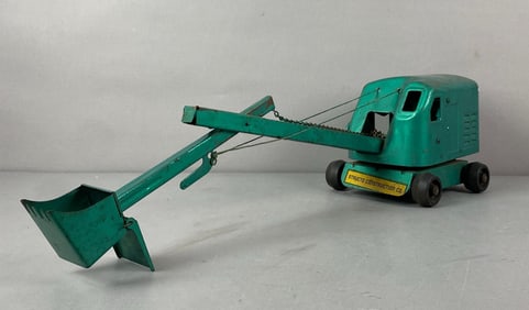 Vintage Structo Construction Co.  Pressed Steel Crane