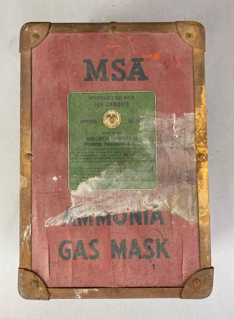Vintage MSA Ammonia All Vision Mask With Case (1 of 3)