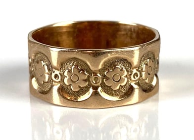 14K Gold Floral Embossed Ring