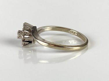 10K White Gold Diamond Cluster Ring