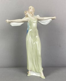 1985 Royal Doulton Reflections Tango Porcelain Figurine