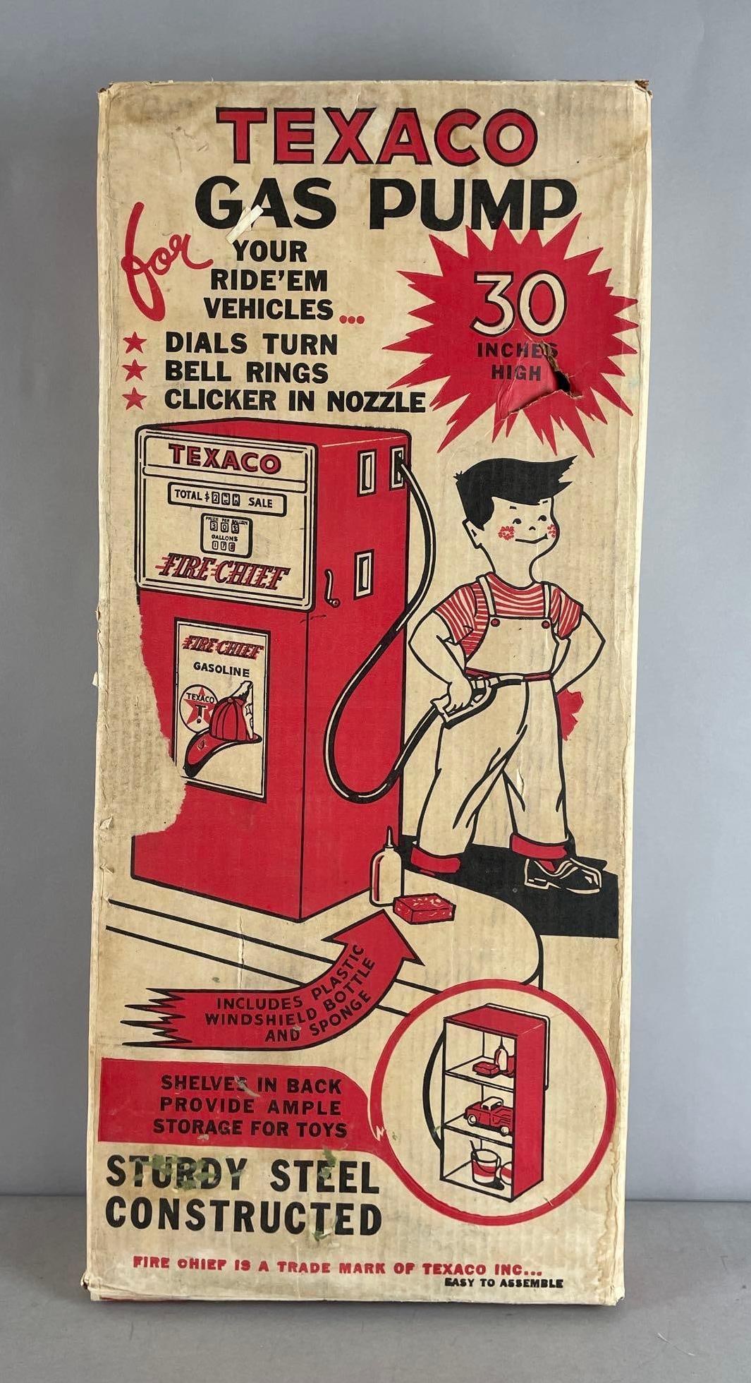 Vintage Wolverine Pressed Steel Texaco Gas Pump (1 of 4)