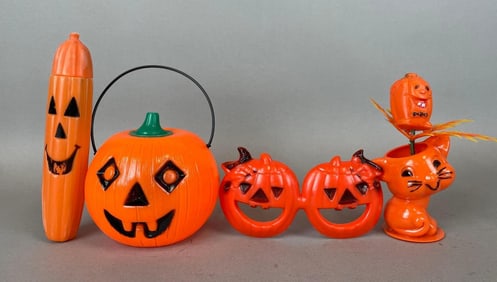 Group of Vintage Plastic Halloween Items