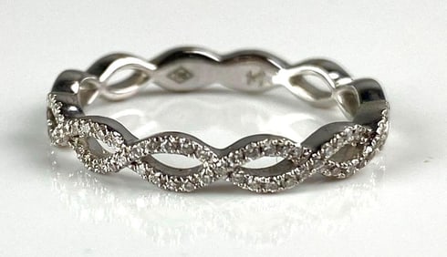 18k White Gold Infinity Diamond Ring
