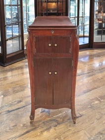 Antique Victor Victrola Style VV-XI Upright Phonograph