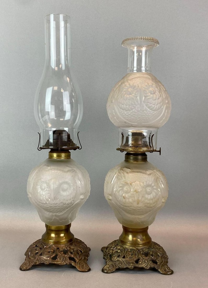Group of 2 Antique Frosted Owl Oil Table Lamps (1 of 3)