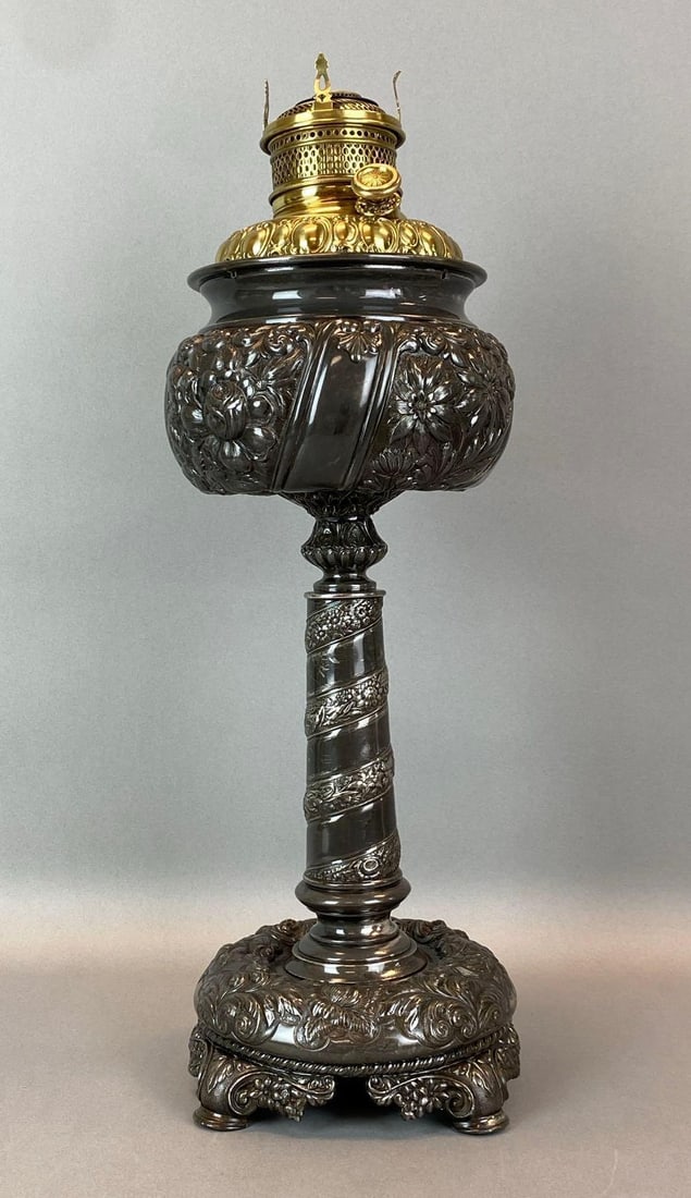 Antique Bradley and Hubbard Embossed Floral Oil Table Lamp (1 of 3)